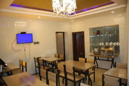 Lumingchun Hotel (Changbai Mountain North Scenic Area Distribution Center) Отели рядом со станцией Changbaishan Railway Station