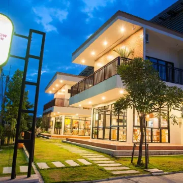 โรงแรมเยลโล มูน โรงแรมใกล้Bright Romance Pattaya Church