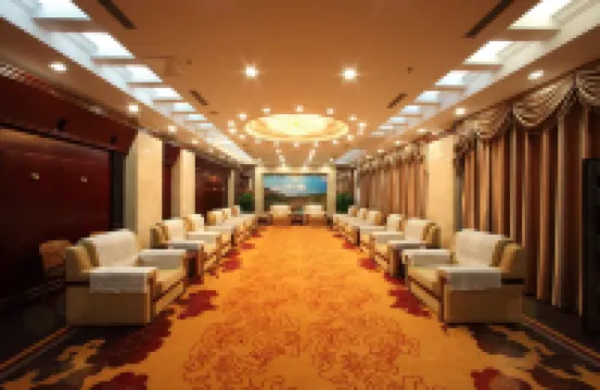 Huludao International Hotel (Longwan Seaside Branch)