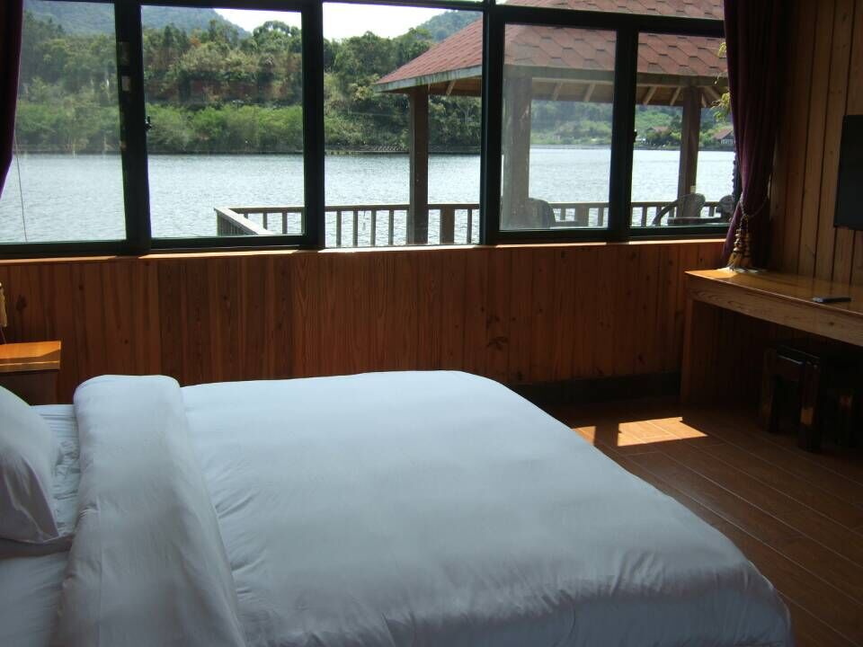 Taohuayuan Holiday Hotel Over view