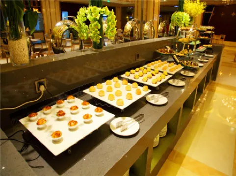 Swan Lake Recreation Hotel Отели рядом с достопримечательностью «Nanhai No.1 Middle School Stadium»