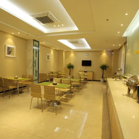 City Comfort Inn (Lipu Central Square) Отели в г. Липу