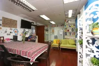 Luohu Shenzhen Railway Station Space Capsule International Youth Hostel