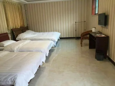 Lingshi Youth Hostel Hotels near Tanluan Practice Cave