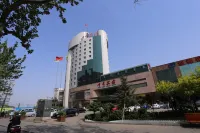 Feng Feng Grand Hotel - غرفة مطلة على الجبل