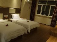华驿酒店(唐山新华路店) - 标准双床房