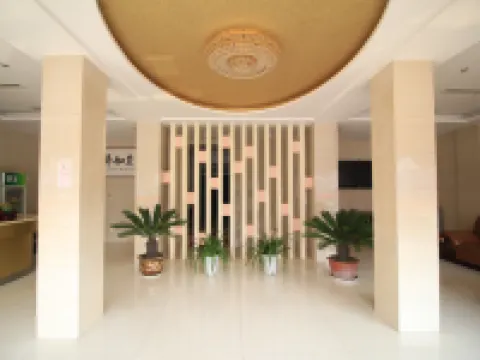 โรงแรมโฮมอินน์ เพบเบิล (สถานีรถบัสฉีเซีย) โรงแรมในฉีเซีย