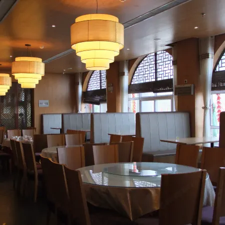 Lingbao Changqingshanju Hotel