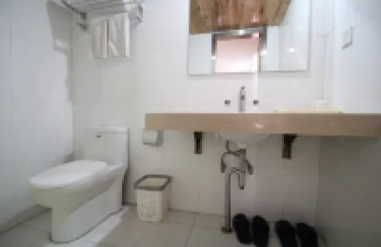 Haiyou Travel Art Homestay (Jinan Furong Street Kuanhouli)