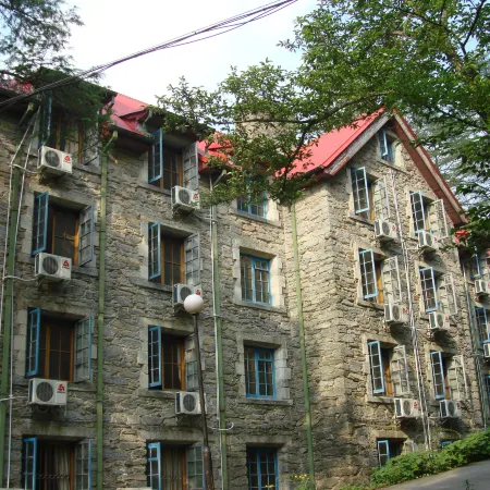 Longhao Holiday Hotel
