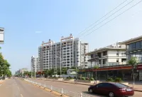 Lingao Huarui Business Hotel