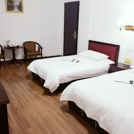 Zhangping Dongyuan Inn