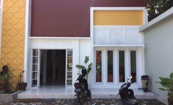 Spot on 2419 Rumah Nugraha Hotel Syariah