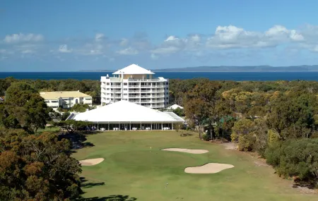 Fairways Golf & Beach Retreat Bribie Island Отели в г. Вурим