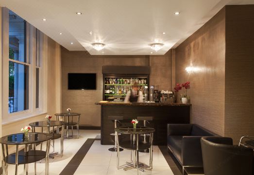 런던 호텔의 현대적인 내부 시설