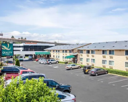 Quality Inn SeaTac Airport-Seattle Hotels near Angle Lake Beach