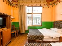 拉萨白雪家庭旅馆 - 藏式普通双床房(公共卫浴)