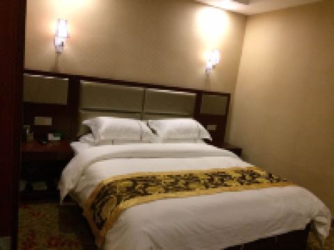 巴楚百姓商务宾馆 - 豪华单人间