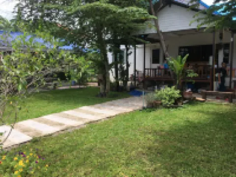 플로엔치와 반 홀란다 주변 호텔