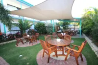 Tropical Palms Resort & 4WD Hire Hotels in Horseshoe Bay