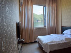 Lanhu Hotel (Fashion Holiday Xingyi Branch)