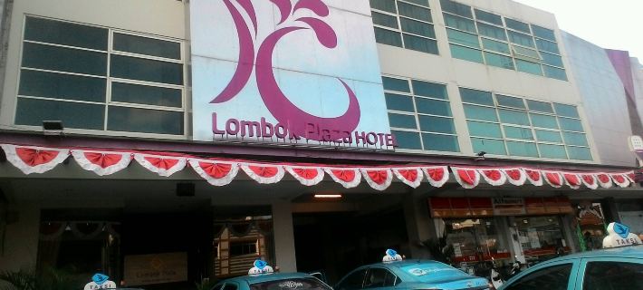 ลอมบอกพลาซ่า - โรงแรมและห้องประชุม โรงแรมในมาตารัม