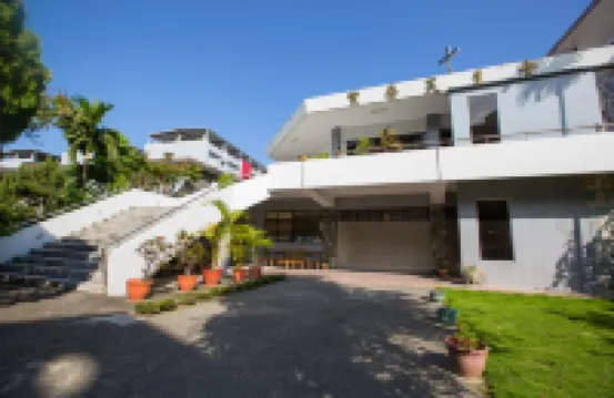 ザ・トラベラーイン 中正蔵書館 鉄花村音楽聚落周辺のホテル