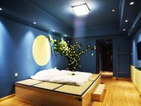 银川本丸主题体验酒店 - 蔷薇姬的卧室主题大床房