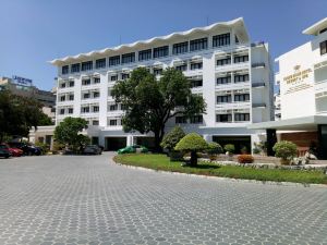 Khách sạn Hương Giang Resort & Spa