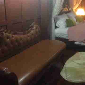 จงรัก ไทย เกสต์เฮาส์ Rooms