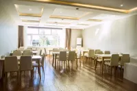 Platinum International Hotel (Tongjiang Russian Style Park Branch)