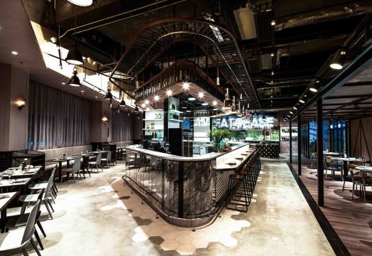 호텔 이즈 추엔 완의 깔끔한 객실