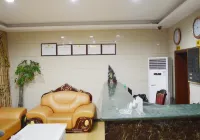 Far East Business Hotel (Zhoukou Wuyi Cultural Square Passenger Transport Center Station) - 2 stelle