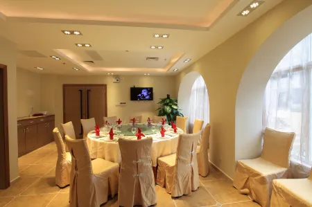 Cheeful Island Resort Hotel Отели рядом с достопримечательностью «Feisha Beach Tourist Centre of Shangchuan Island»