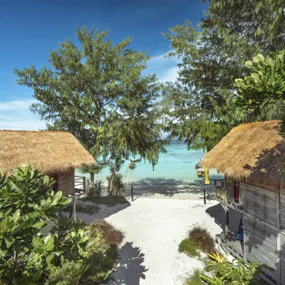 แคสอะเวย์ รีสอร์ท เกาะหลีเป๊ะ โรงแรมใกล้ร้านอาหารรักษ์เล