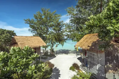 Castaway Resort Koh Lipe Отели в г. 
