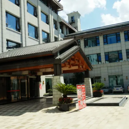 Fufeng Holiday Hotel