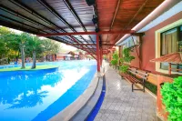 Tianchidu Hot Spring Resort Hotels in Mile City