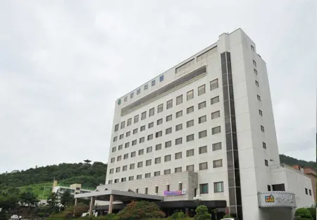 Mokpo Shinan Beach Hotel Отели рядом с достопримечательностью «Yudalsan Mountain»
