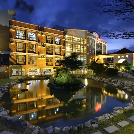 Jinsa Lakeside View Resort