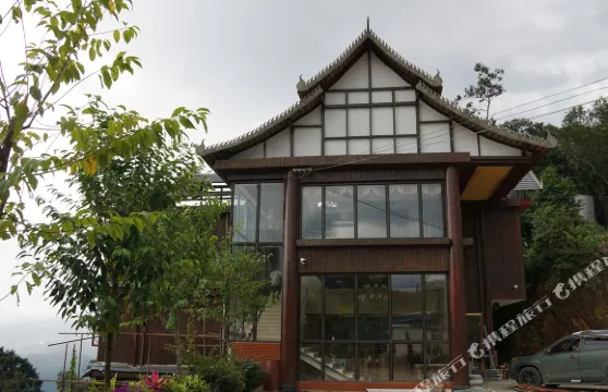 瀾滄臘龍雲棲小築酒店式公寓