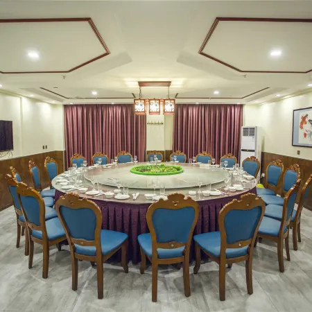 Yijiangnan Huaerni Hotel