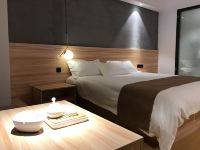 摩登之冠酒店(福州仓山万达店) - 精致大床房