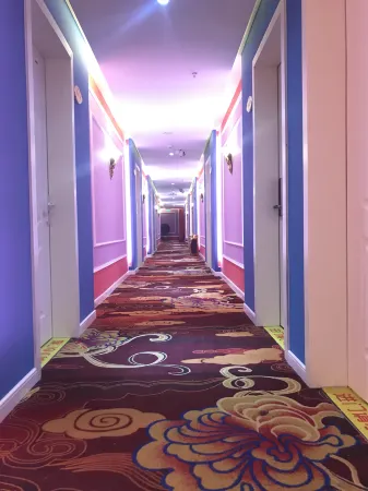 Beiai Romance Theme Hotel Отели рядом с достопримечательностью «Anyue Stone Carvings»