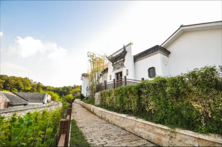 Floral Hotel·Nanjing Bulao Village Original Hotel (Laoshan National Forest Park Branch) Отели рядом с достопримечательностью «Nanjing University of Technology Pukou Campus»