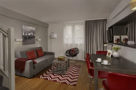 Citadines Trafalgar Square London Отели рядом с достопримечательностью «Palmers Green United Reformed Church»