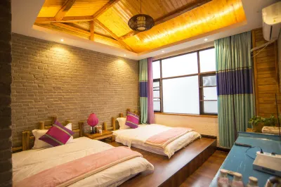 Huayutang Renwen Inn 뤄핑 호텔