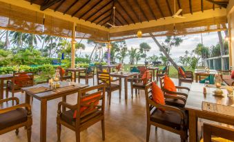 Lanka Beach Bungalows
