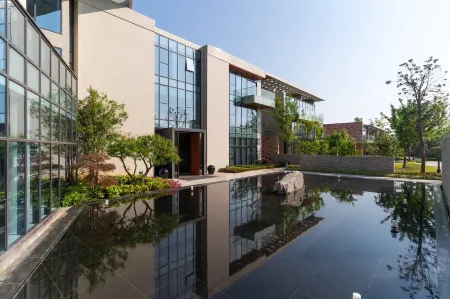 Huiyue Boutique Hotel Отели рядом с достопримечательностью «Hubushan Ancient Architectural Complex»