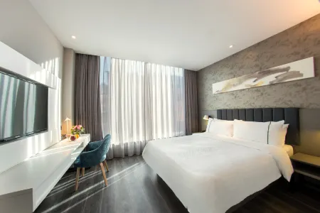 Ease Hotel (Kunming Jinma Bijifang, Shulin Street, Caiyunli)
